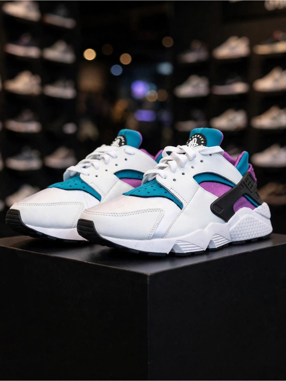Nike Air Huarache 'Deep Magenta' (2023)